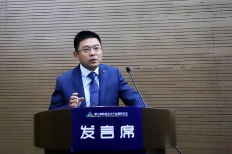 XC体育副经理，中国文化产业管理专业委员会会长李向民教授致欢迎辞_看图王